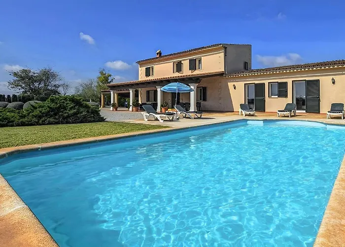 Tranquil Holiday Home With Swimming Pool